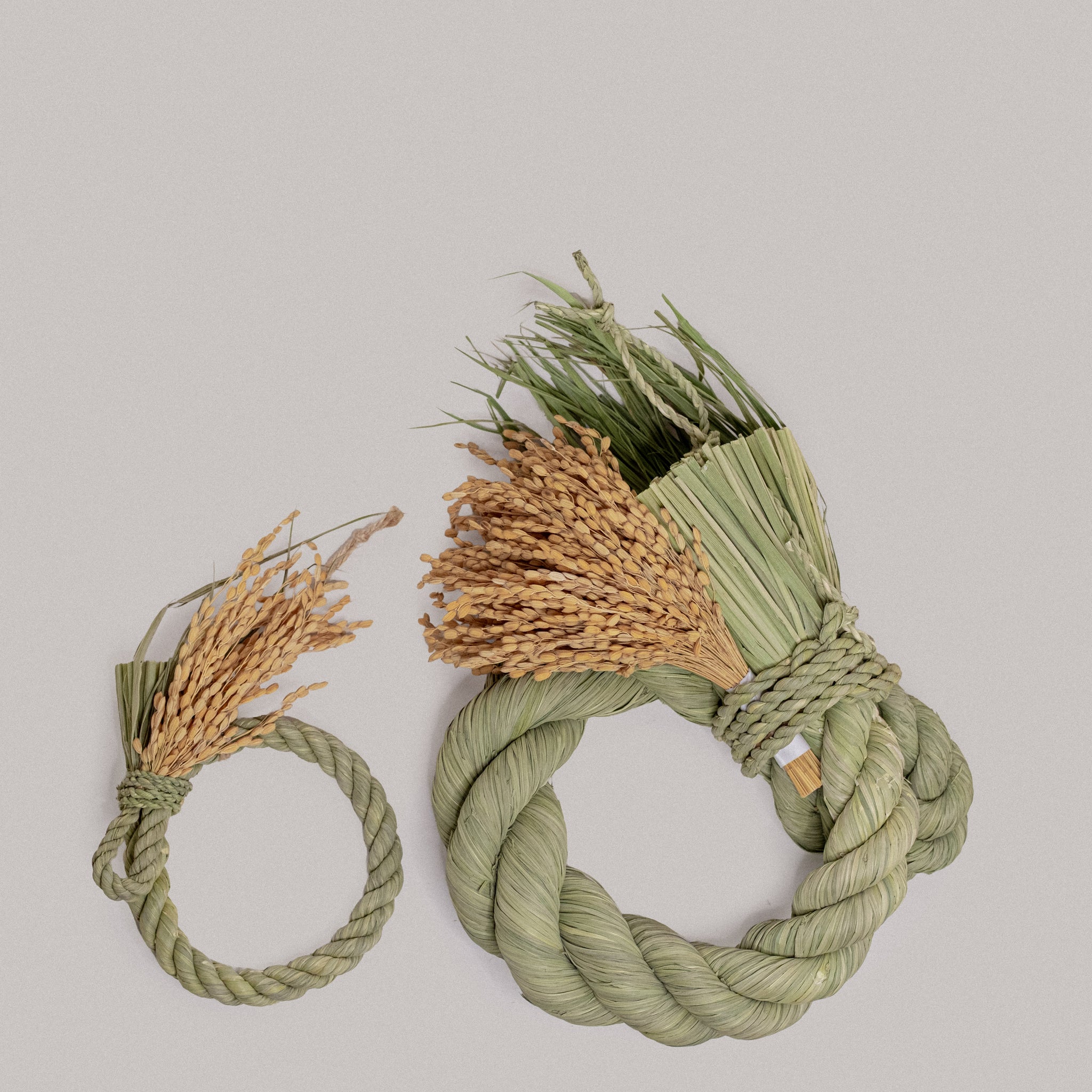 Couronne de riz en paille tressée