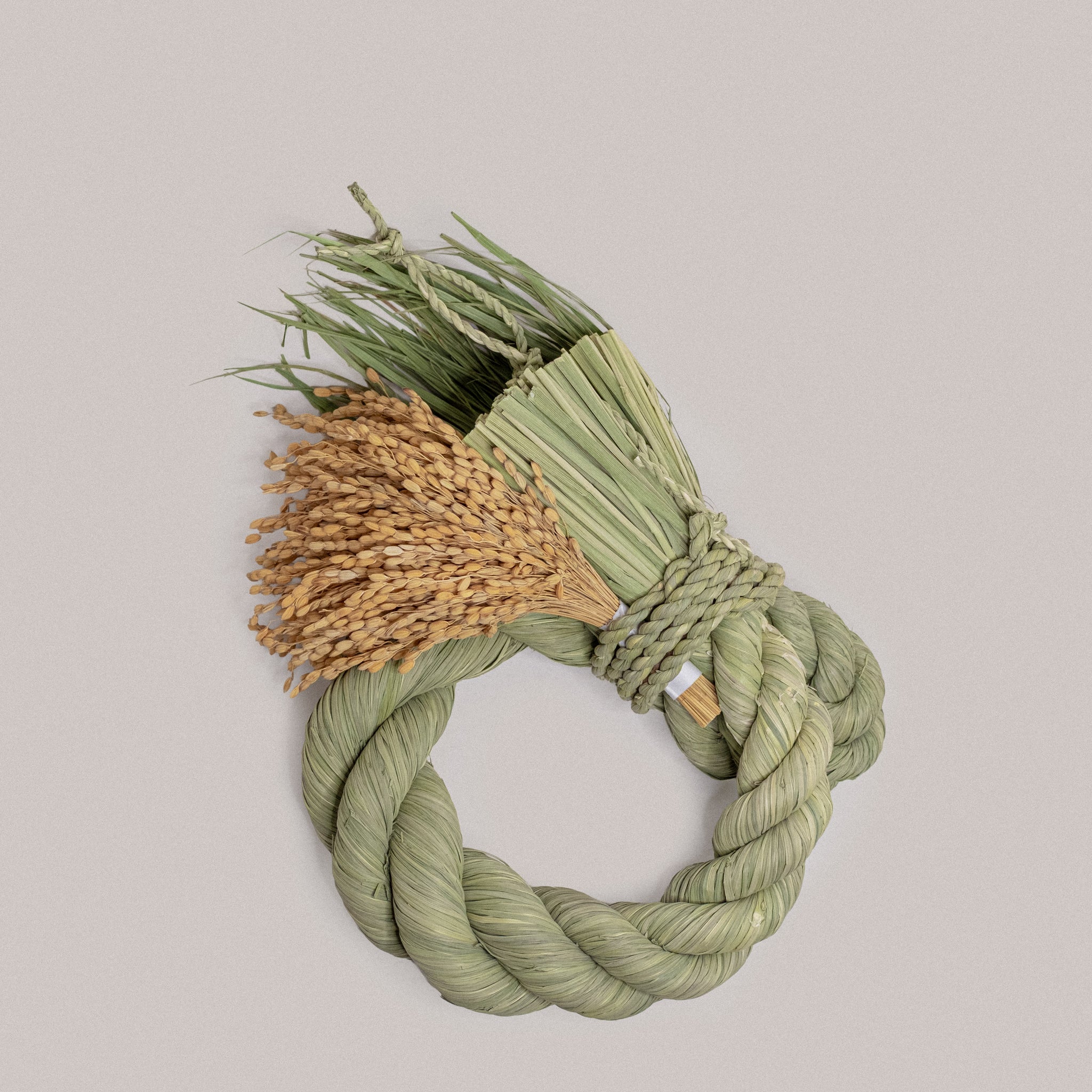 Couronne de riz en paille tressée